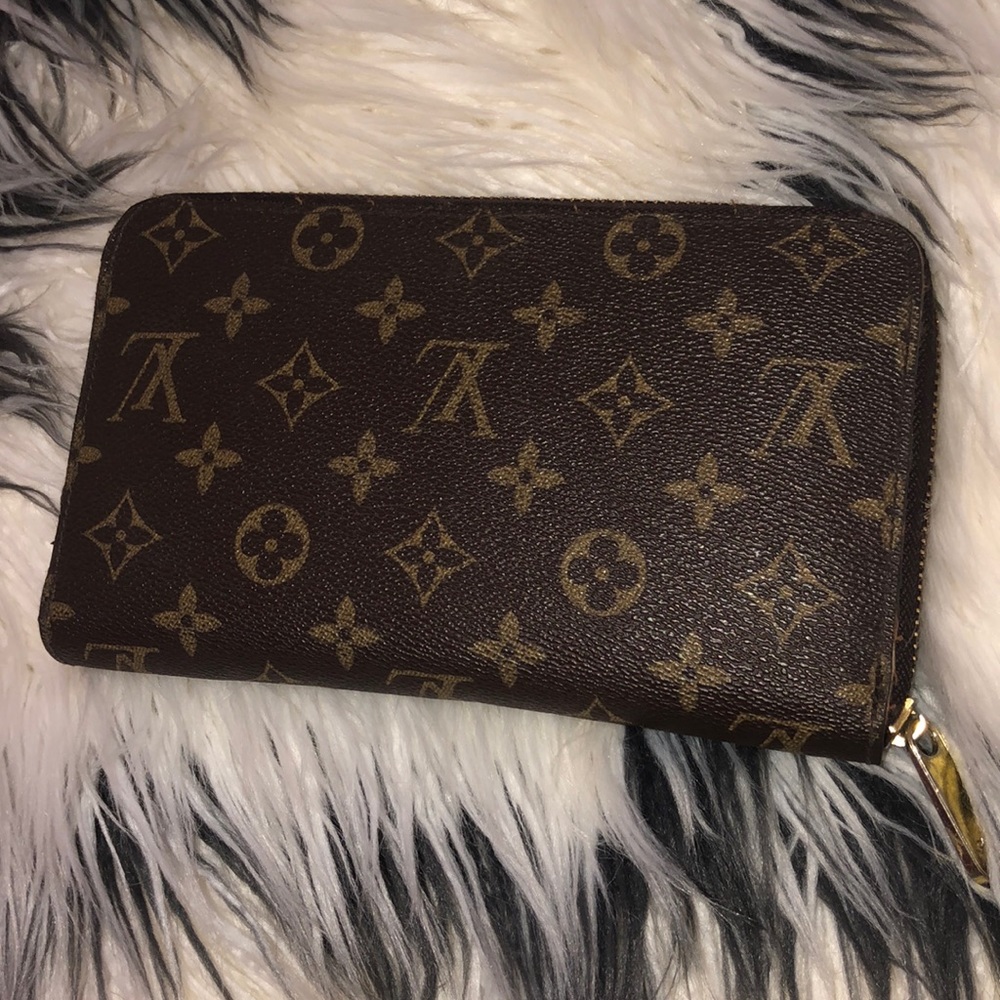 Louis Vuitton Clutch